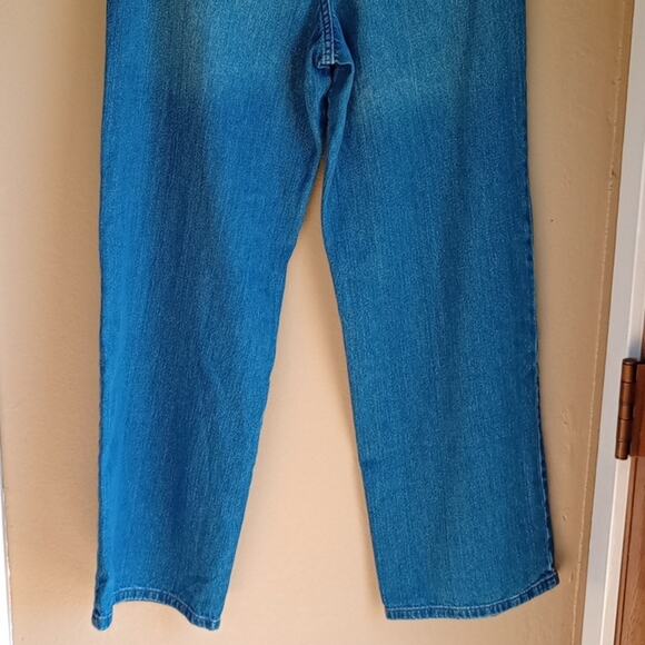 Universal Threads Relaxed Wide Leg Medium Wash Denim 100% Cotton Size 6/28R - Picture 8 of 9